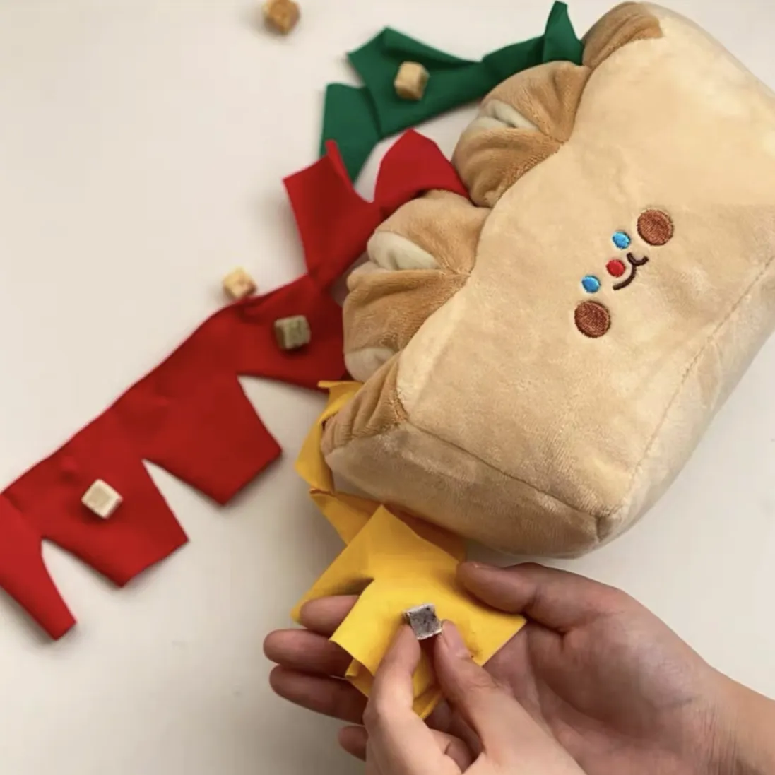 FLUFFURRY Toast Pet Toys