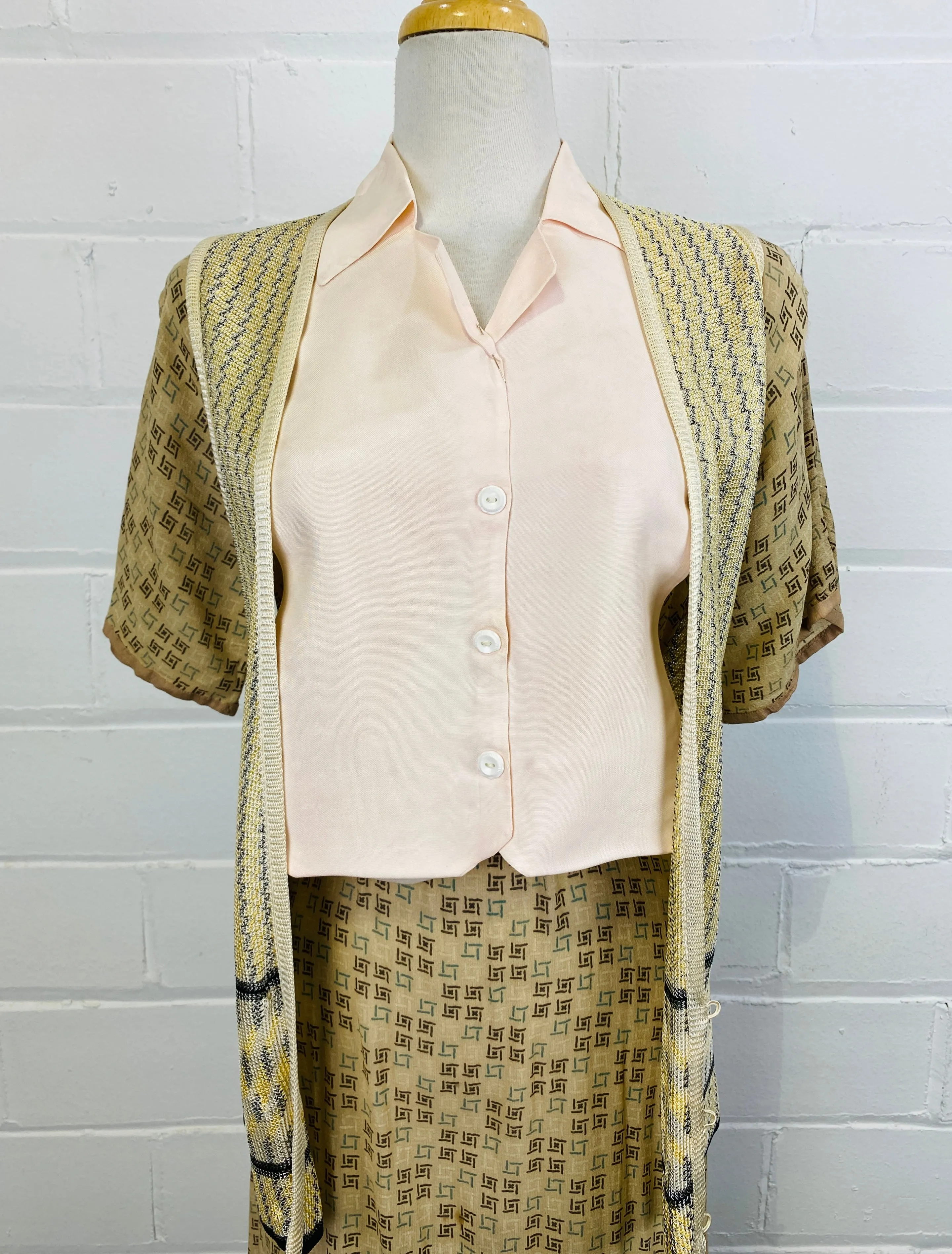 Vintage 1920s Pink Rayon Bib Collar with White Buttons